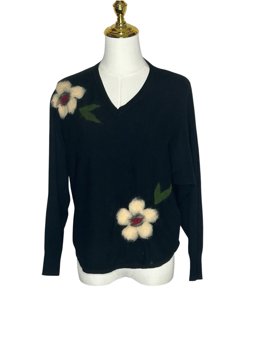 Aaeda Black V-Neck Sweater Felted Cream Floral Appliqués Romantic Goth Sz M EUC